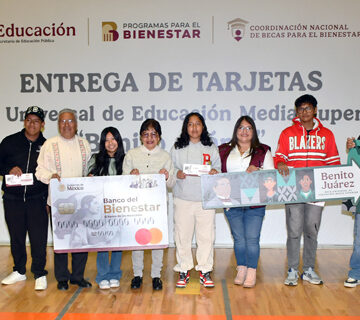 A_Becas_22 La educación transforma el futuro de los jóvenes: Rectora Lilia Cedillo
