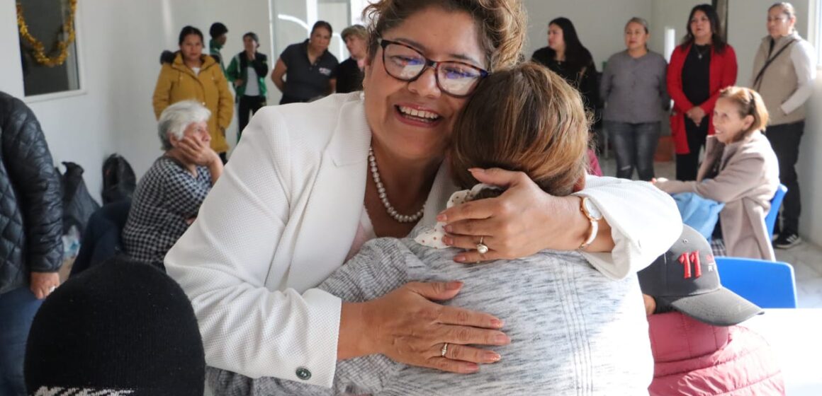 IMG-20251230-WA0036 Tere Alfaro festeja fin de año con adultos mayores