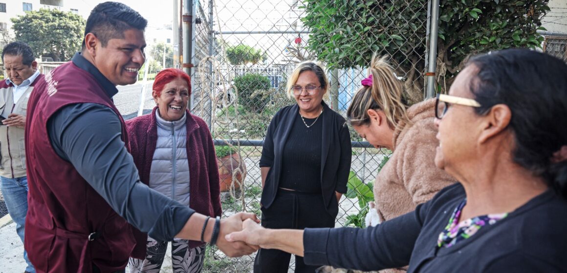 Supervisa Omar Muñoz avance de obra de importante acceso al municipio