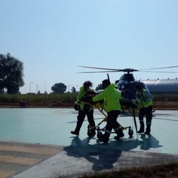 IMG-20260315-WA0035 Trasladan en ambulancia aérea a paciente de Chiautla a Puebla