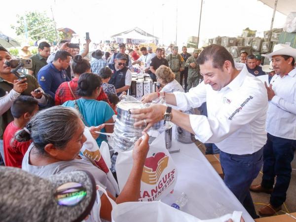92d1d9e235c5fef29373857d95d88ba1_L Con Tianguis del Bienestar, Gobierno Federal y Estatal regresan al pueblo lo robado