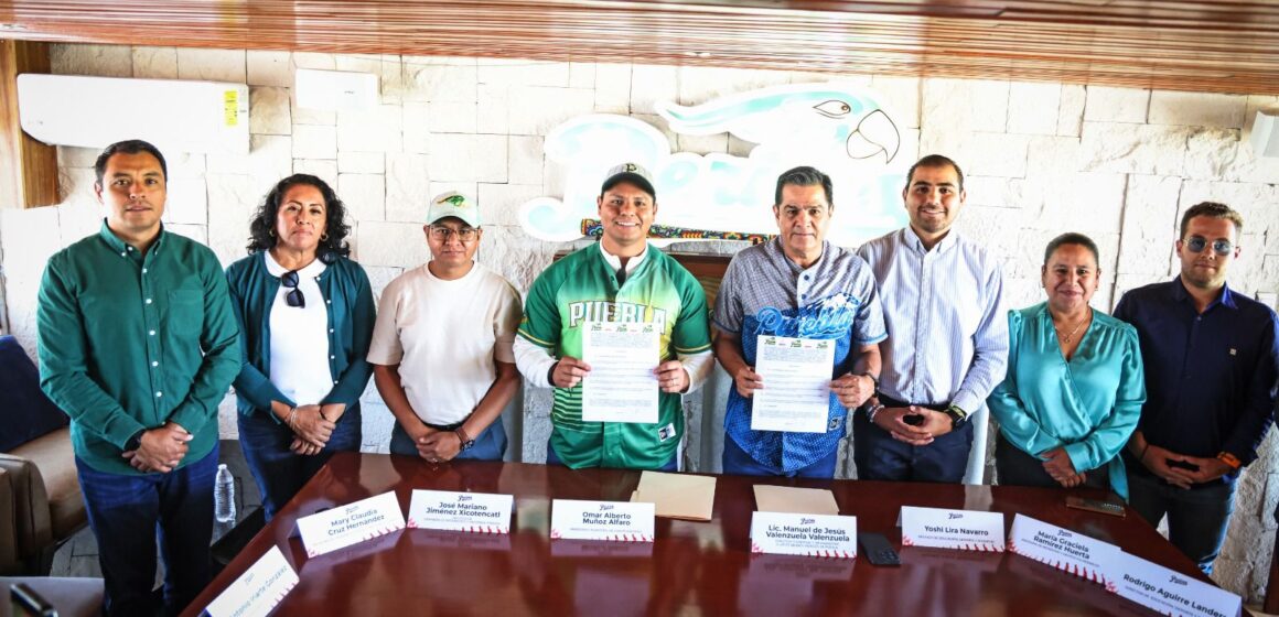 Omar Muñoz refrenda alianza con Pericos de Puebla