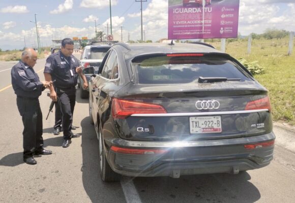 Policía Estatal de Caminos recupera vehículo con reporte de robo
