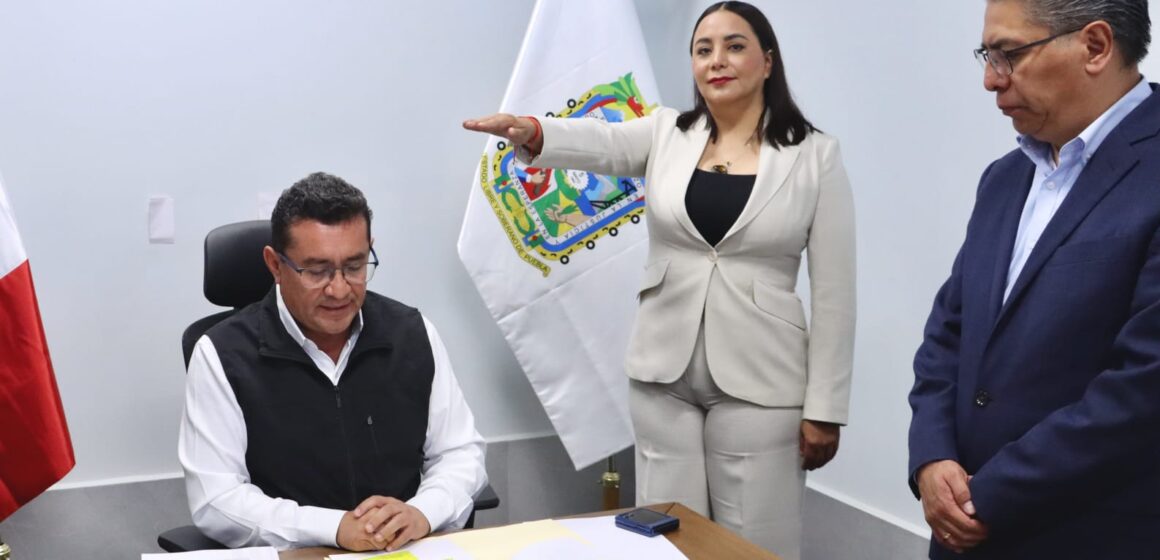 Designan en el Congreso del Estado a nuevos titulares del área Jurídica y Servicios Legislativos
